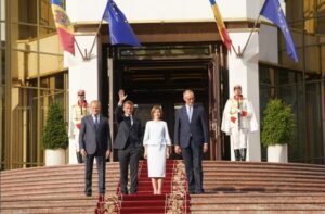 The truth about french government colapse in 2025